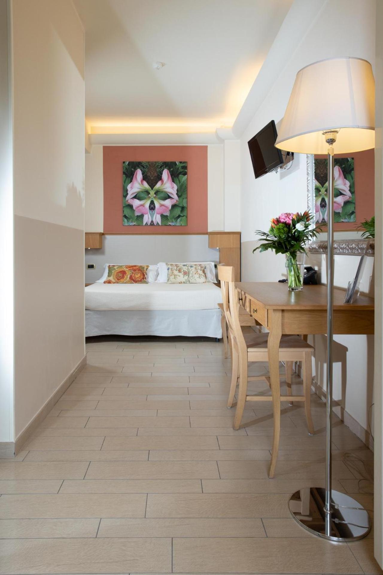 Relais Concorde Aparthotel Grottammare Exterior photo